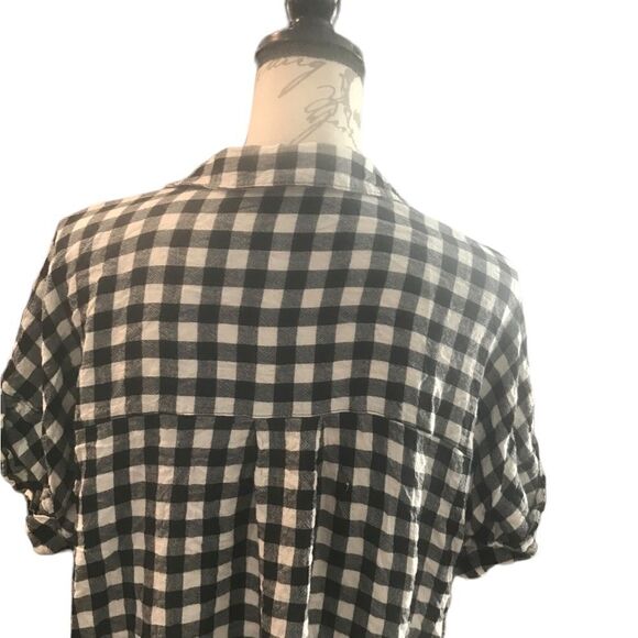 Jane  and Delancey size large short sleeve checkered top - Picture 12 of 12